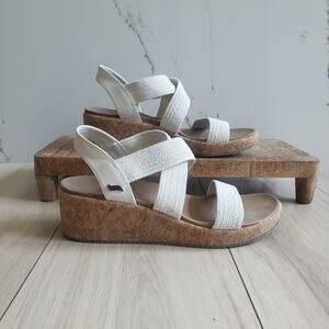 Skechers Sandals Womens 9 Beige Arch Fit Beverlee Love Stays Espadrille Wedge